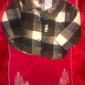 Just in SALE New without tag Hunter Green and Cream plaid baby shacket